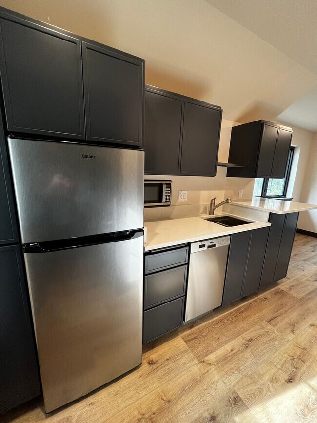 Building Photo - Downtown Bozeman Space for Lease