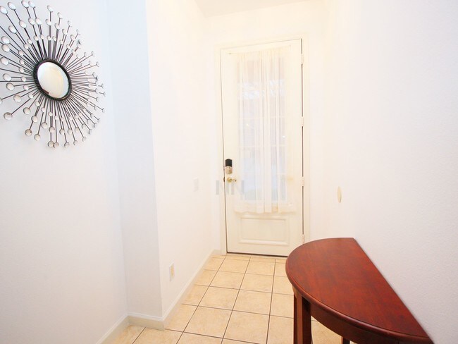 Building Photo - 2383 Silver Palm Dr