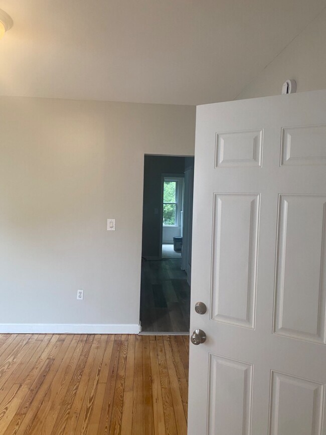 Foto del edificio - 134 Shelton Ave