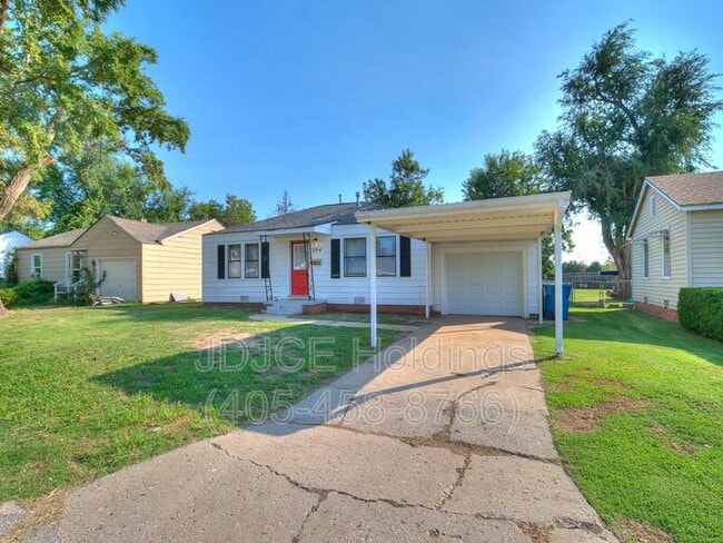 Building Photo - 204 E Douglas Dr