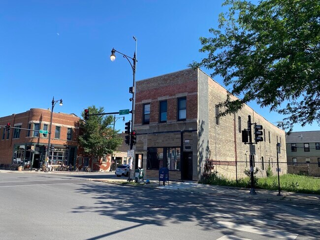 Building Photo - 1001 W 31st St