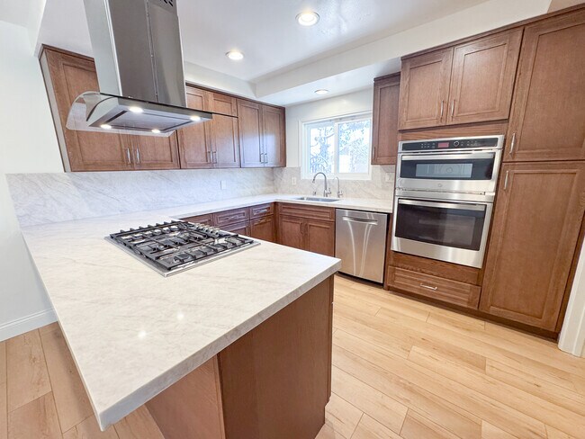 Building Photo - 2402 W 227th St
