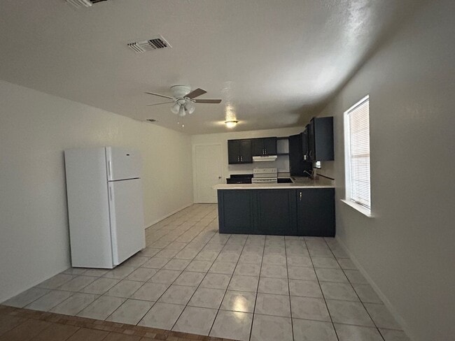 Foto del edificio - 2105 W Juniper St