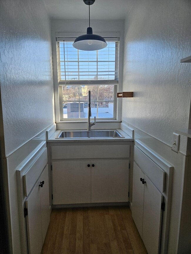 Building Photo - 100 S Shepherd St