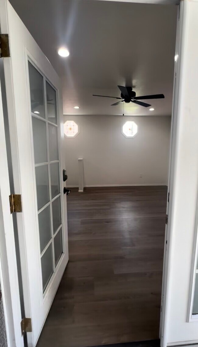 Building Photo - 14842 La Capelle Rd