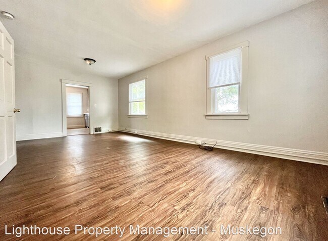 Building Photo - 2 br, 1 bath House - 1126 Holt Street
