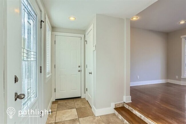 Foto del edificio - 3041 Woodbridge Street, Roseville, MN, 55113