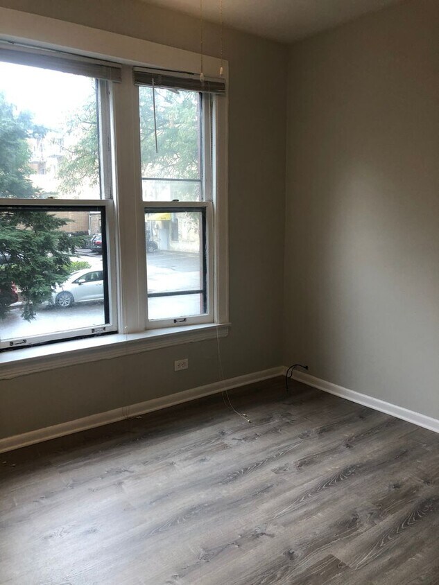 Foto principal - 1017 W Byron St