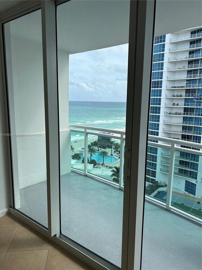 Building Photo - 3001 S Ocean Dr