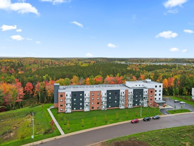 Photo du bâtiment - 145 Dickey Boul