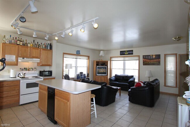 Building Photo - 7 br, 3 bath House - 1522 Geddes Ave