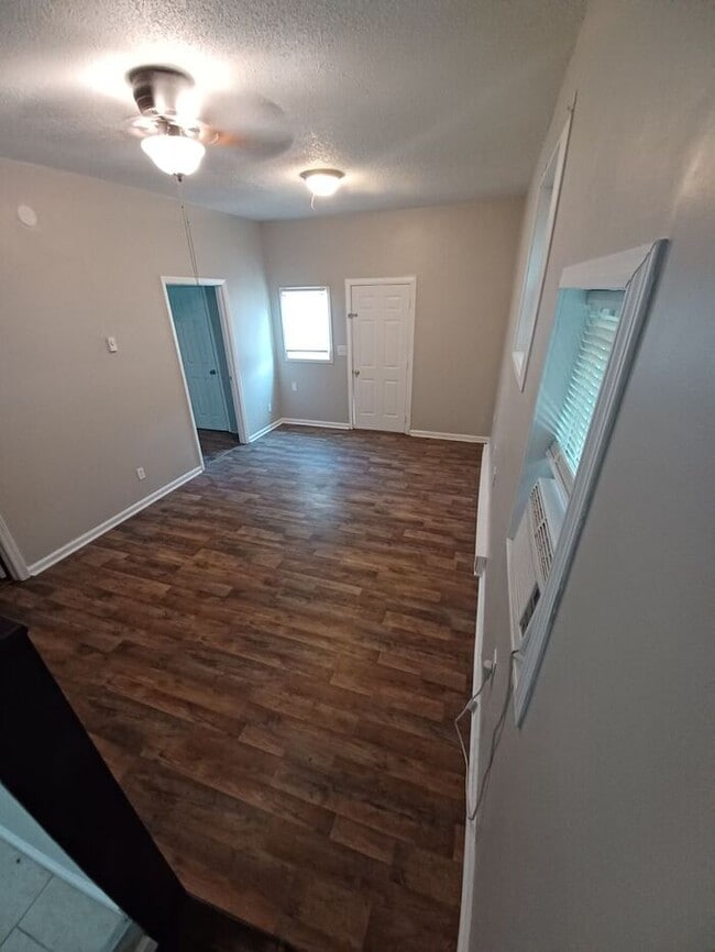 Building Photo - 2BD/1BA Duplex in Morganton