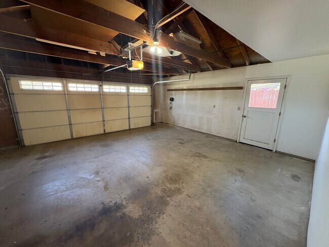 Foto del edificio - NW Visalia Home Rent Ready!