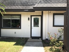 Building Photo - 12029 Greenwood Forest Dr