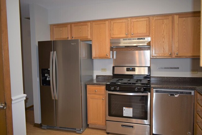 Foto del edificio - 4 bedroom 3 bathroom with in law arrangement