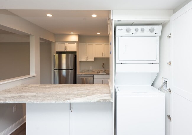 Interior Photo - 925 at North