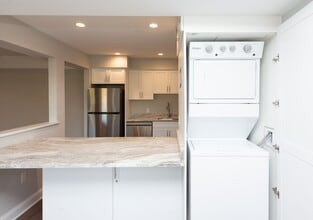 Interior Photo - 925 at North