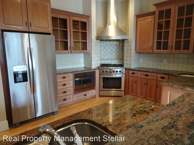 Building Photo - 5 br, 3.5 bath House - 3209 Nightingale Lane