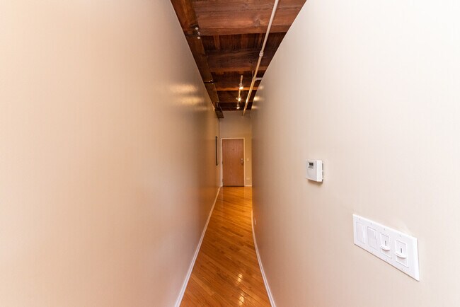 Foto del edificio - 360 W Illinois St