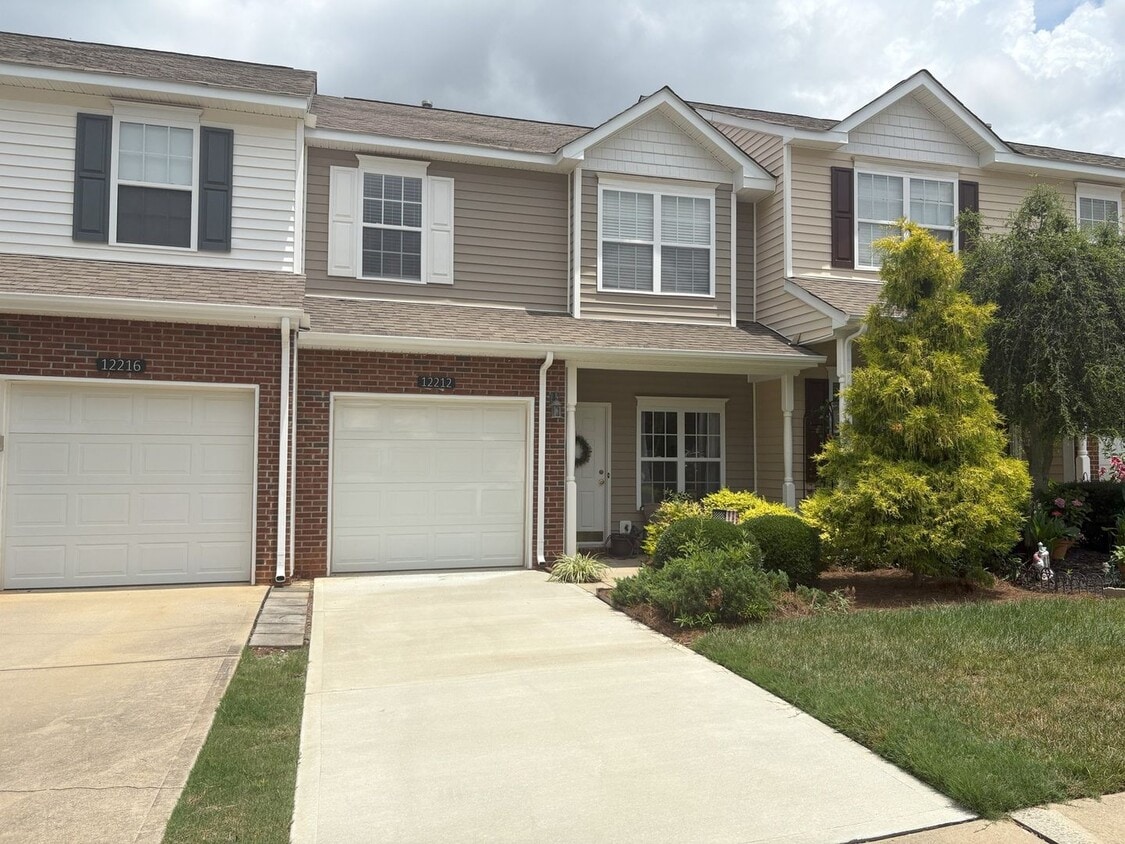 Primary Photo - Centrally located Townhouse in Charlotte