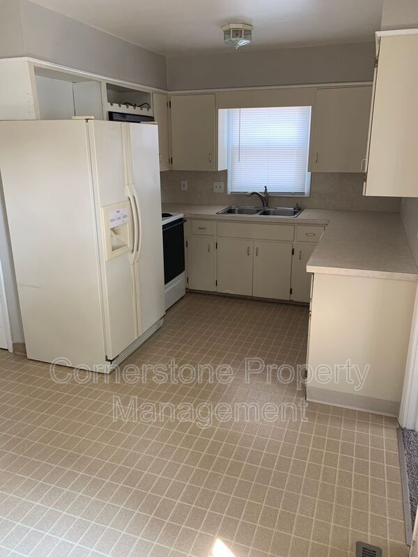 Building Photo - 2665 3rd Ave N