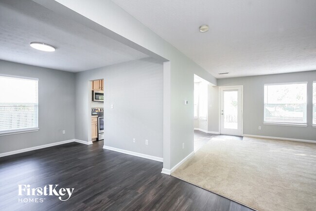 Foto del edificio - 461 E Clear Lake Ln