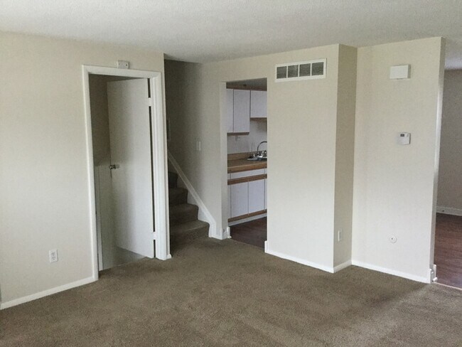 Building Photo - Apply Now for Half Off Rent!