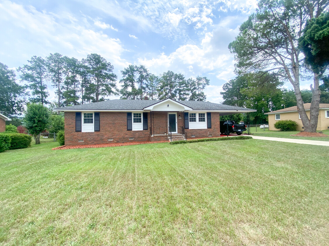 Primary Photo - 5432 Plantation Dr