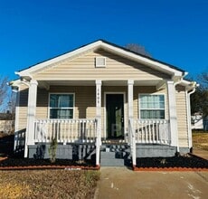 Building Photo - 1405 Leonard Ave