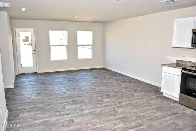 Foto del edificio - MOVE IN SPECIALS, INTERESTED?  4 BED | 2 B...