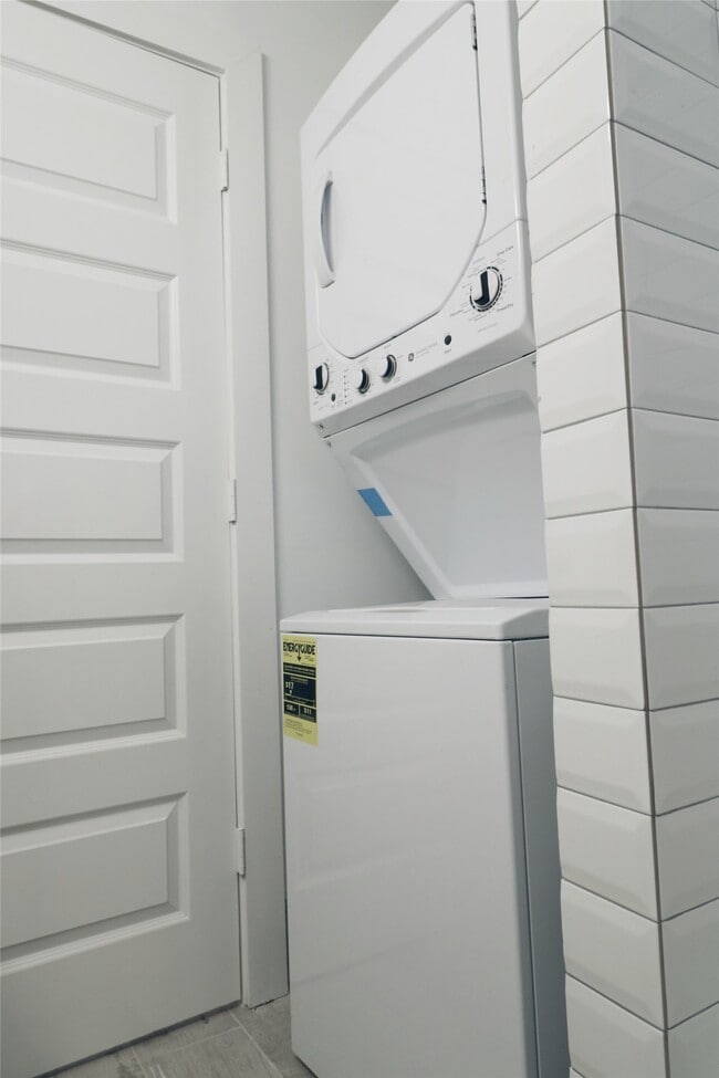 Building Photo - 1802 Arbor St