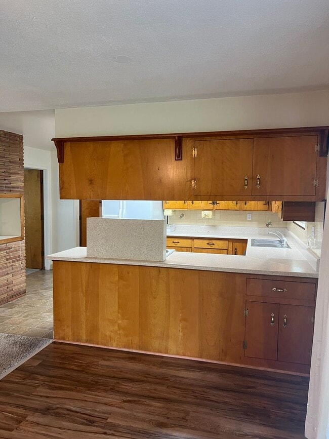 Building Photo - 1245 Rogue River Hwy