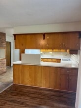 Building Photo - 1245 Rogue River Hwy