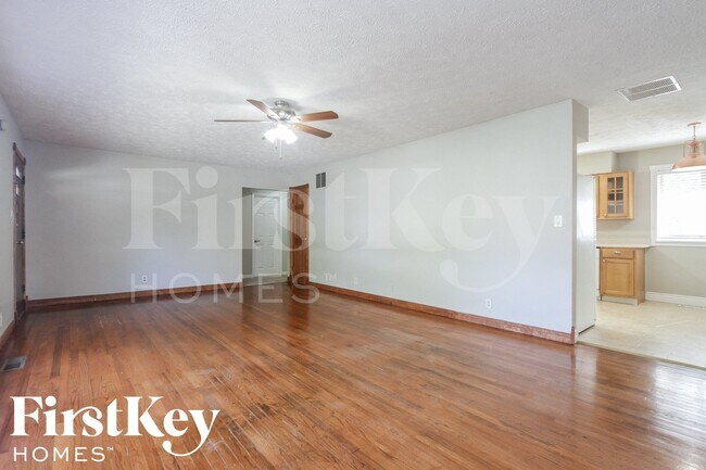 Foto del edificio - 6605 W 14th St