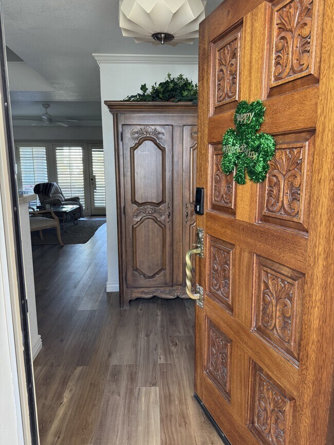 Foto del edificio - 6145 N 28th Pl