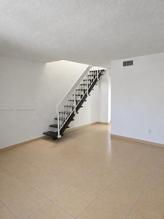 Building Photo - 1705 W 58th St
