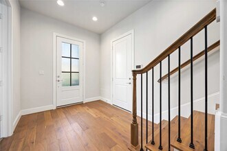 Building Photo - 826 Cage St