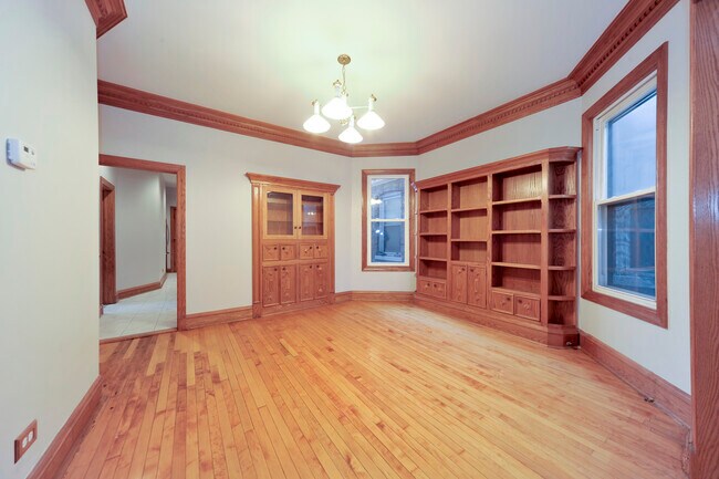 Foto del edificio - 1943 N Kedvale Ave