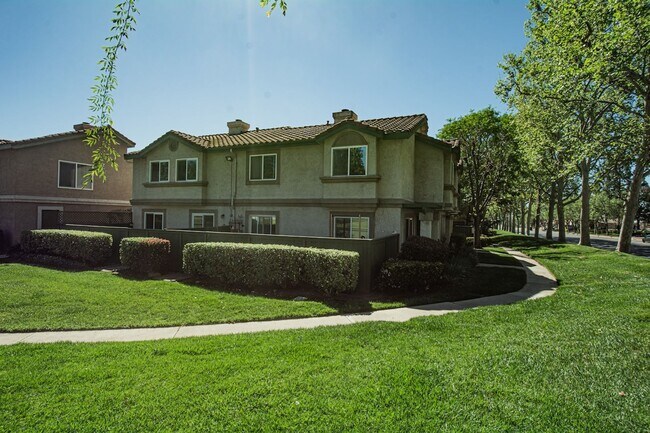 Foto del edificio - 8408 Spring Desert Pl