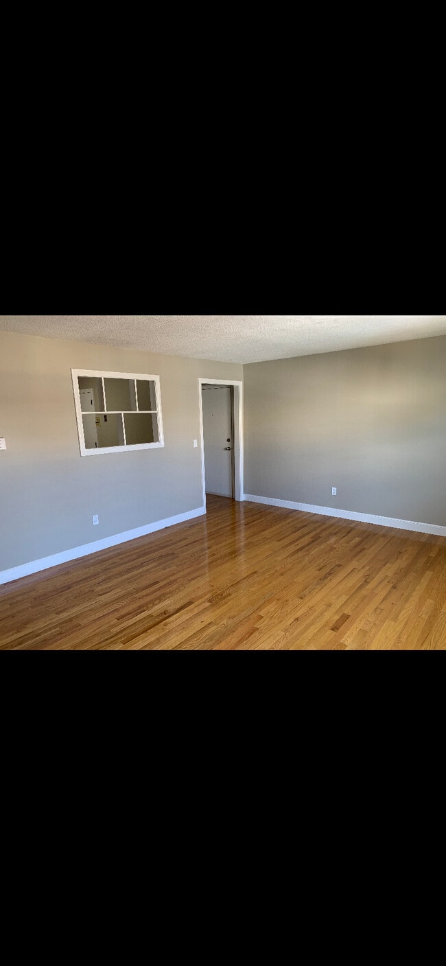 Building Photo - 7 Cottage St Apartments