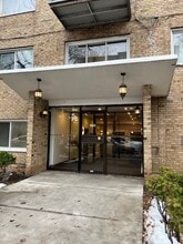 Building Photo - 855 Rue Galt