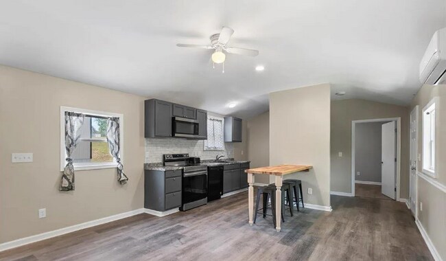 Foto del edificio - 16672 Gabriel Way