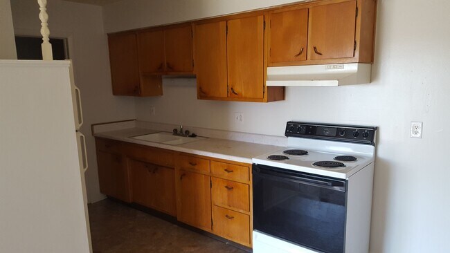 Foto del edificio - Spacious 1 Bed 1 Bath in the heart of Speedway!