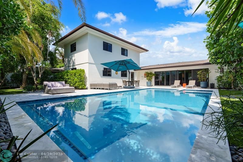 Foto principal - 708 NW 29th St