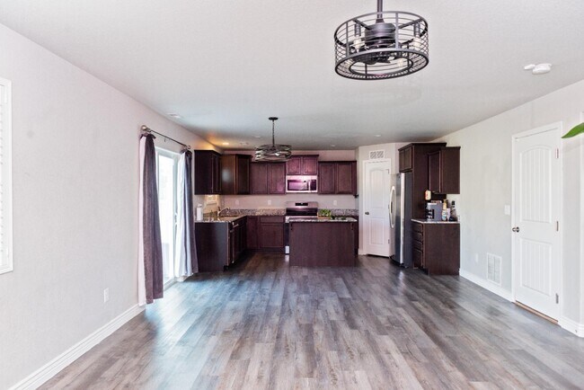 Foto del edificio - 7797 Wagonwood Pl