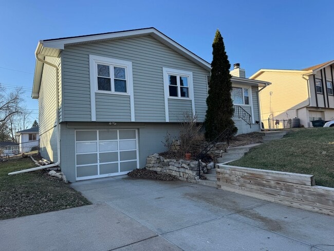 Photo - Comfortable 3-Bedroom Home with Park Access & Easy Commute