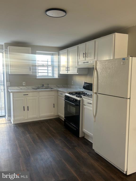 Foto del edificio - 3510 Mt Pleasant Ave