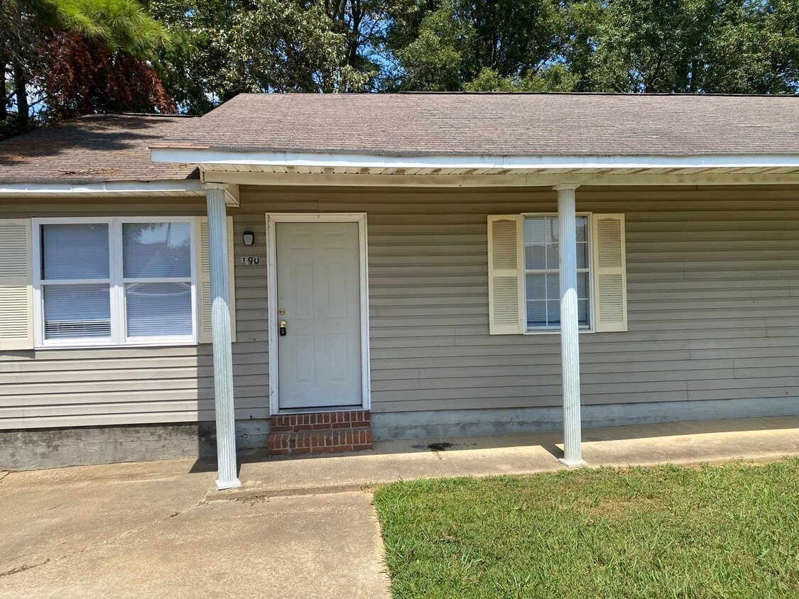 Primary Photo - 190 Misty Ln