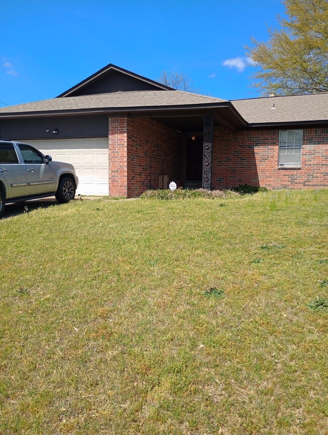 Building Photo - 4 Buffington Ct