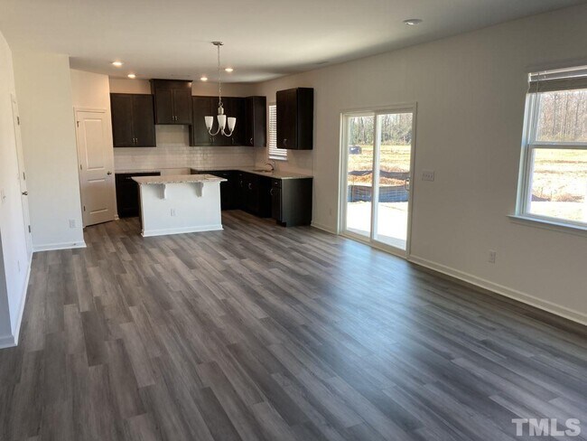 Foto del edificio - 117 Willow Grove Ln